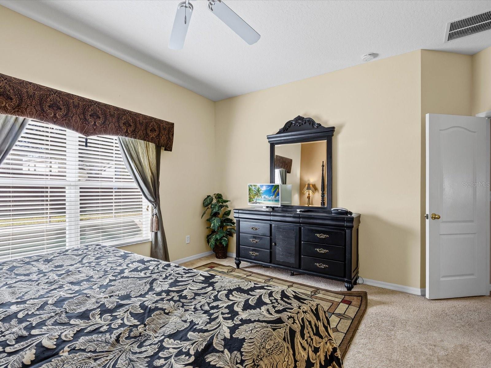 Image 22 of 42 For 113 Norfolk Drive