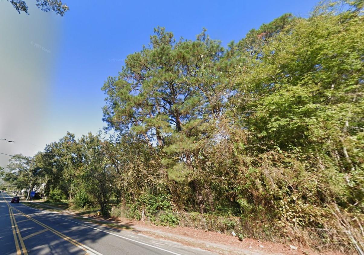 Image 2 of 9 For 2509 Meridian Street