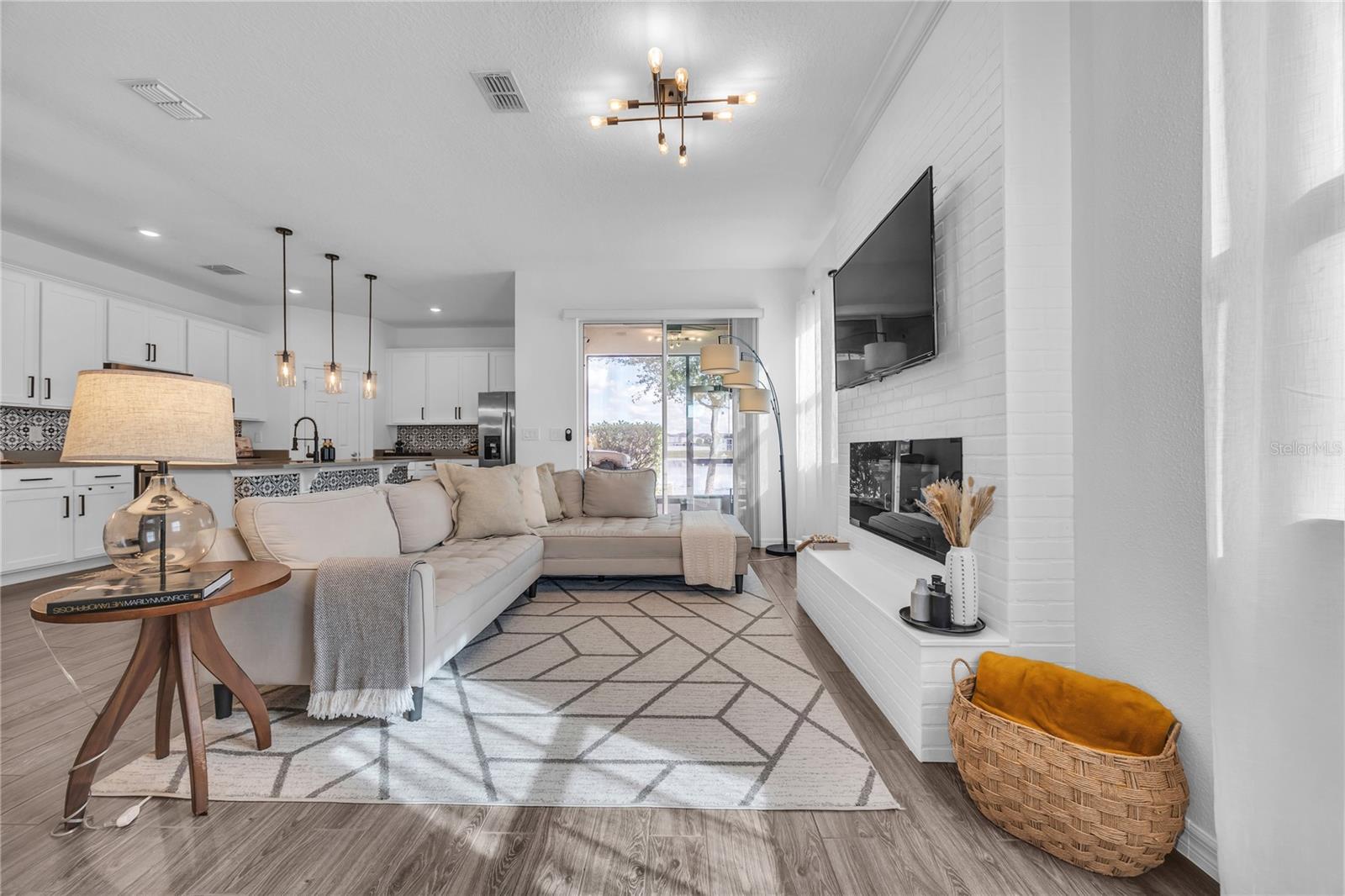 Image 10 of 45 For 15583 Willow Arbor Circle