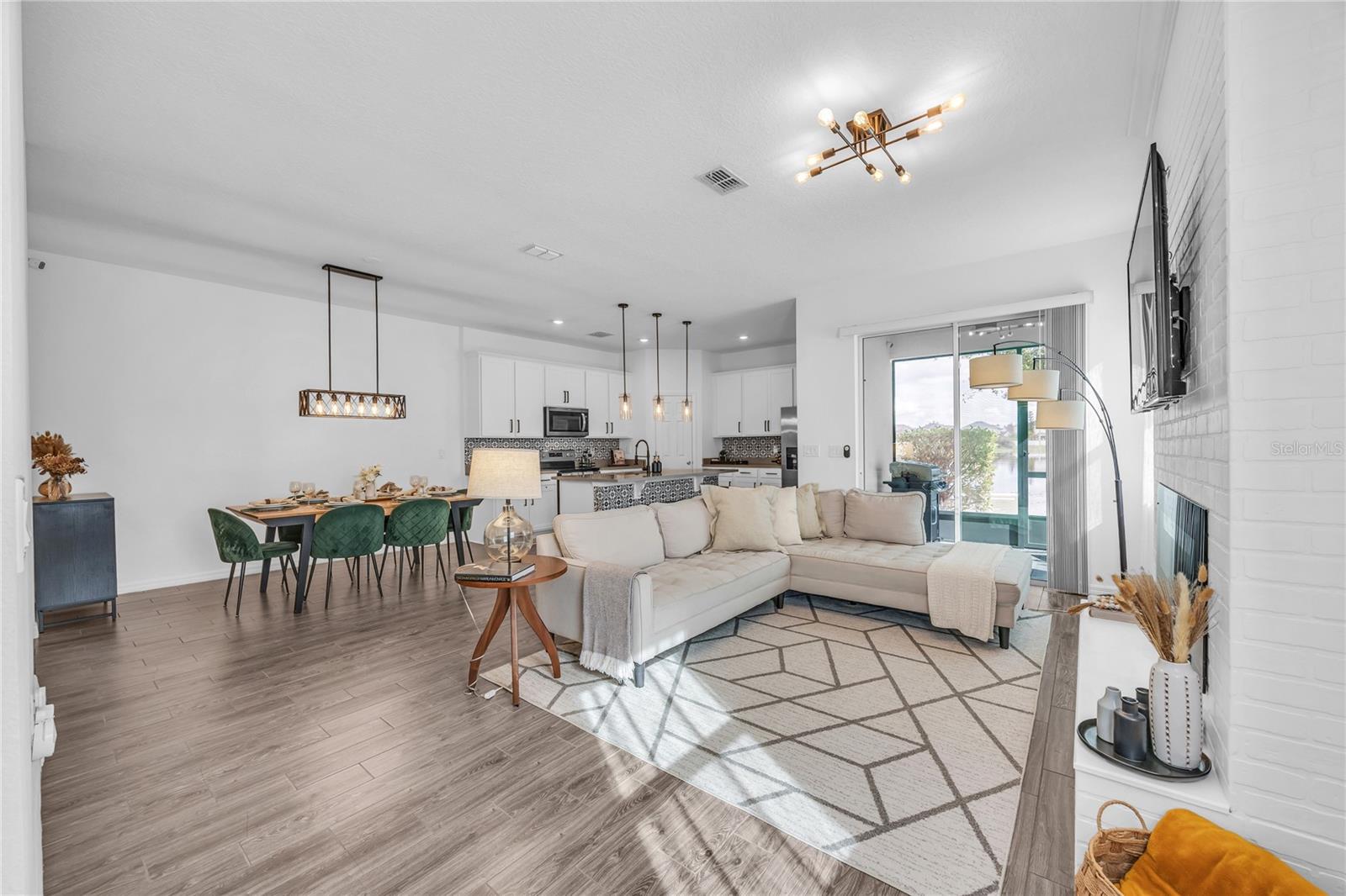 Image 11 of 45 For 15583 Willow Arbor Circle