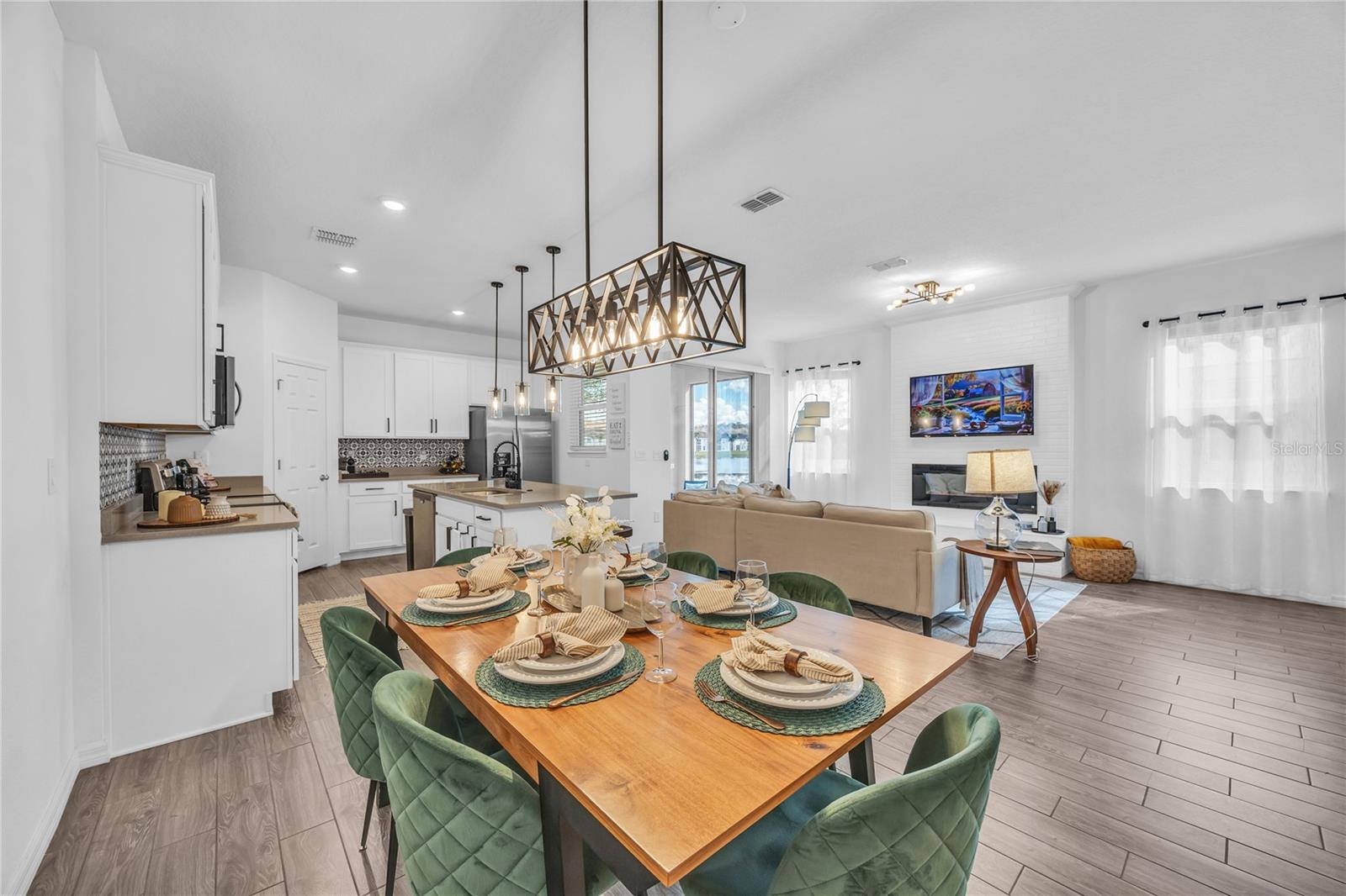 Image 13 of 45 For 15583 Willow Arbor Circle