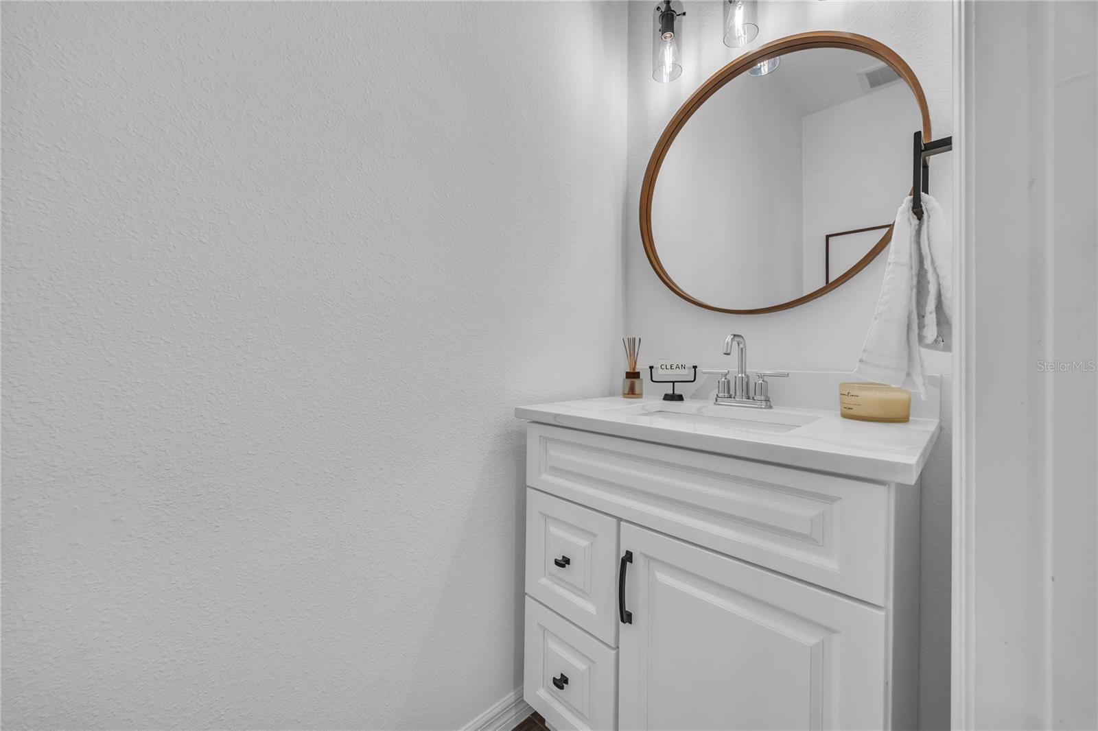 Image 17 of 45 For 15583 Willow Arbor Circle