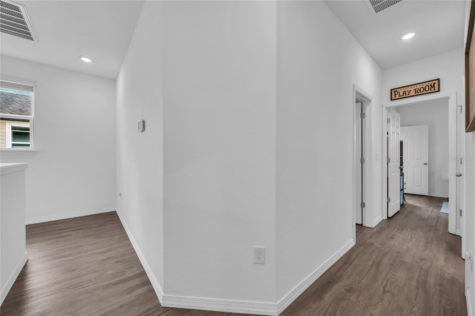 Image 26 of 45 For 15583 Willow Arbor Circle