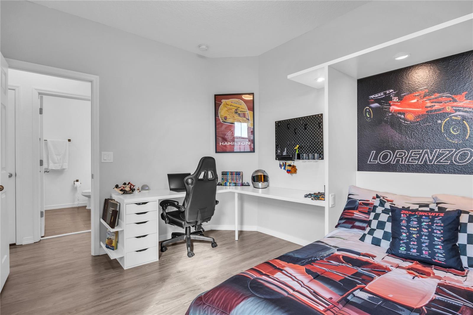 Image 28 of 45 For 15583 Willow Arbor Circle