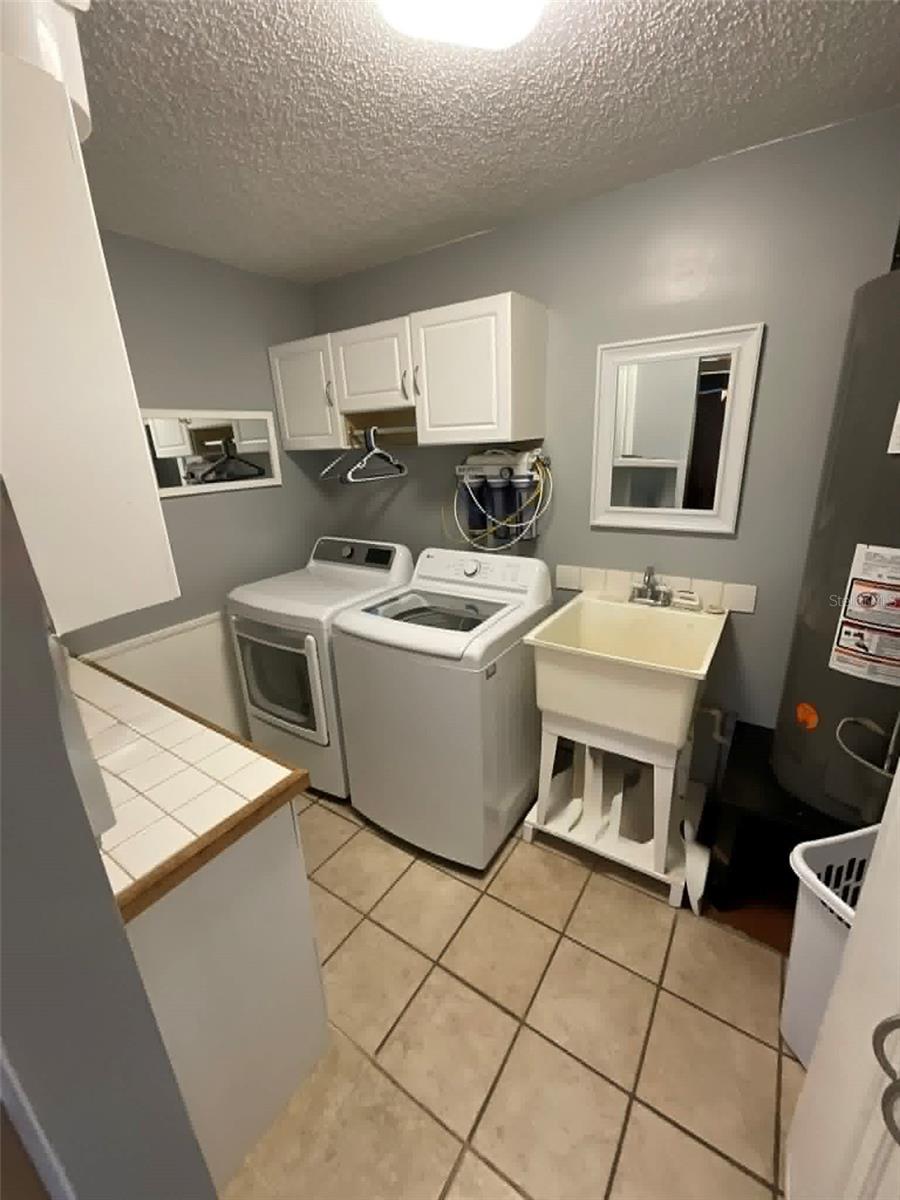 Image 11 of 13 For 616 Kings Lane Sw