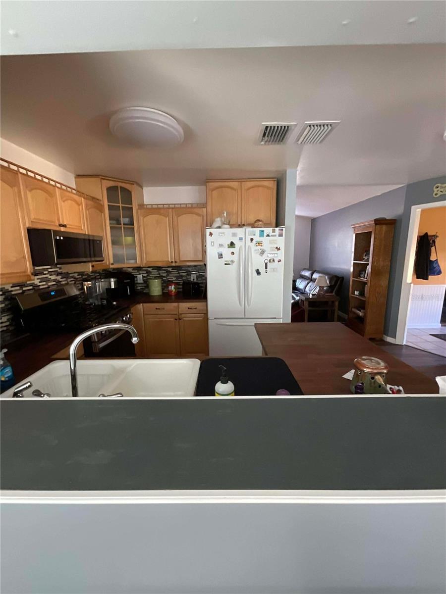 Image 15 of 23 For 616 Kings Lane Sw