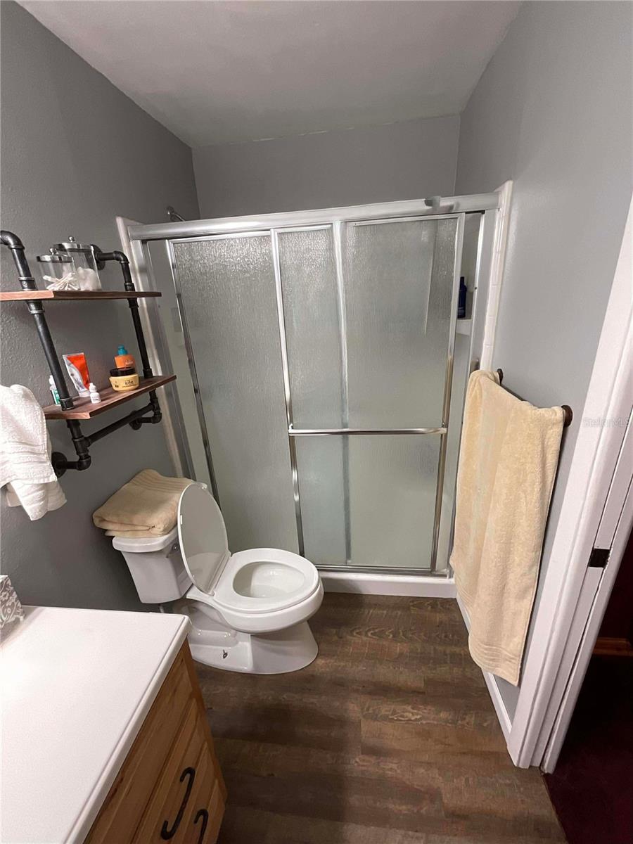 Image 18 of 23 For 616 Kings Lane Sw