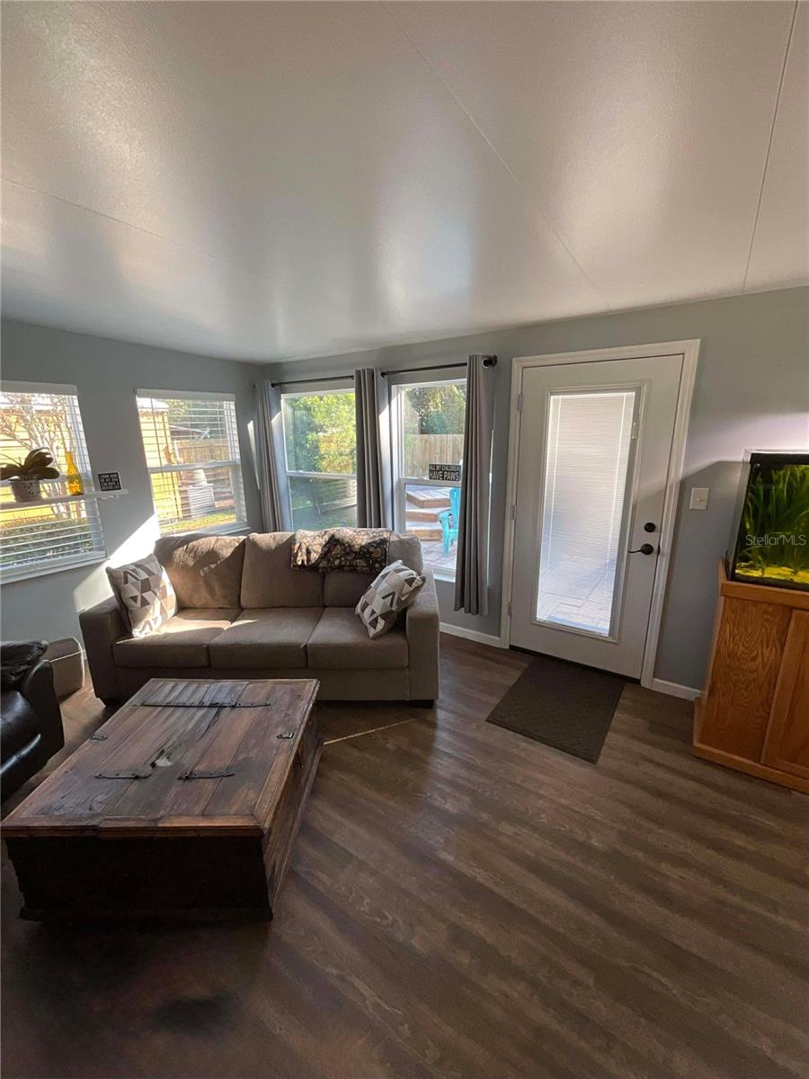 Image 23 of 23 For 616 Kings Lane Sw