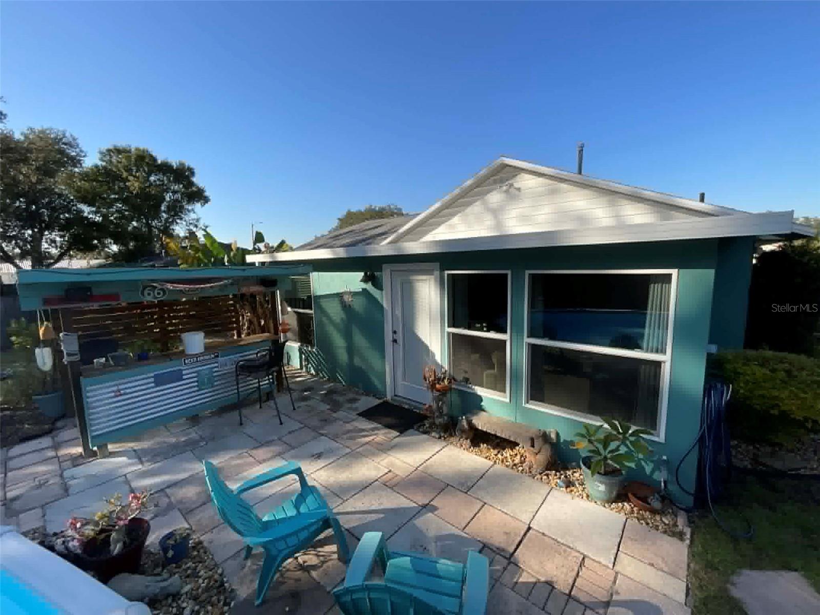 Image 5 of 13 For 616 Kings Lane Sw