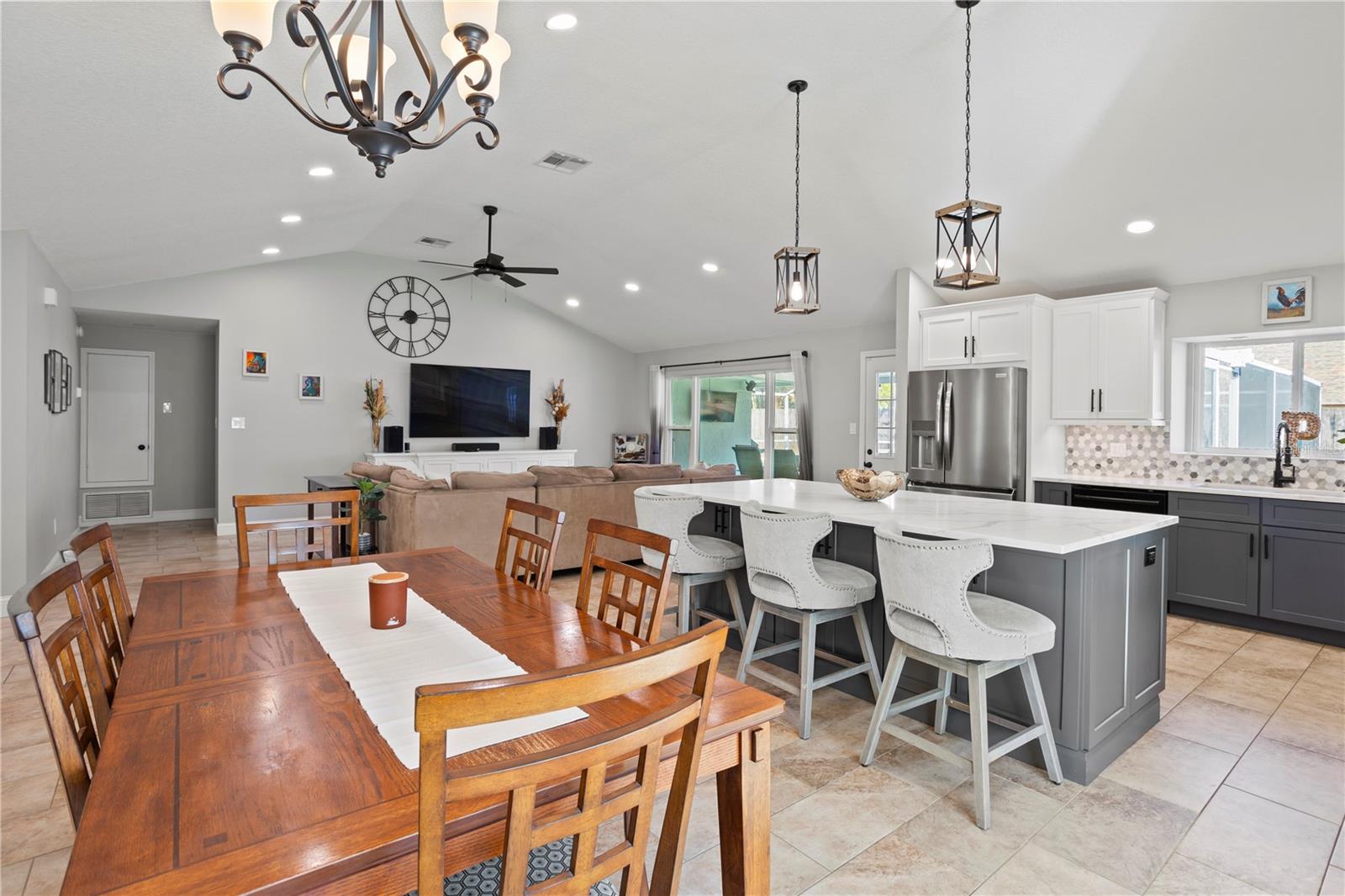 Image 13 of 34 For 204 Teakwood Court