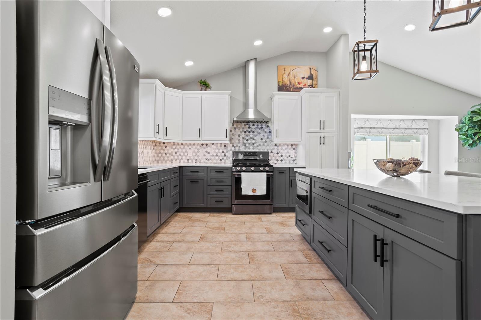 Image 14 of 34 For 204 Teakwood Court