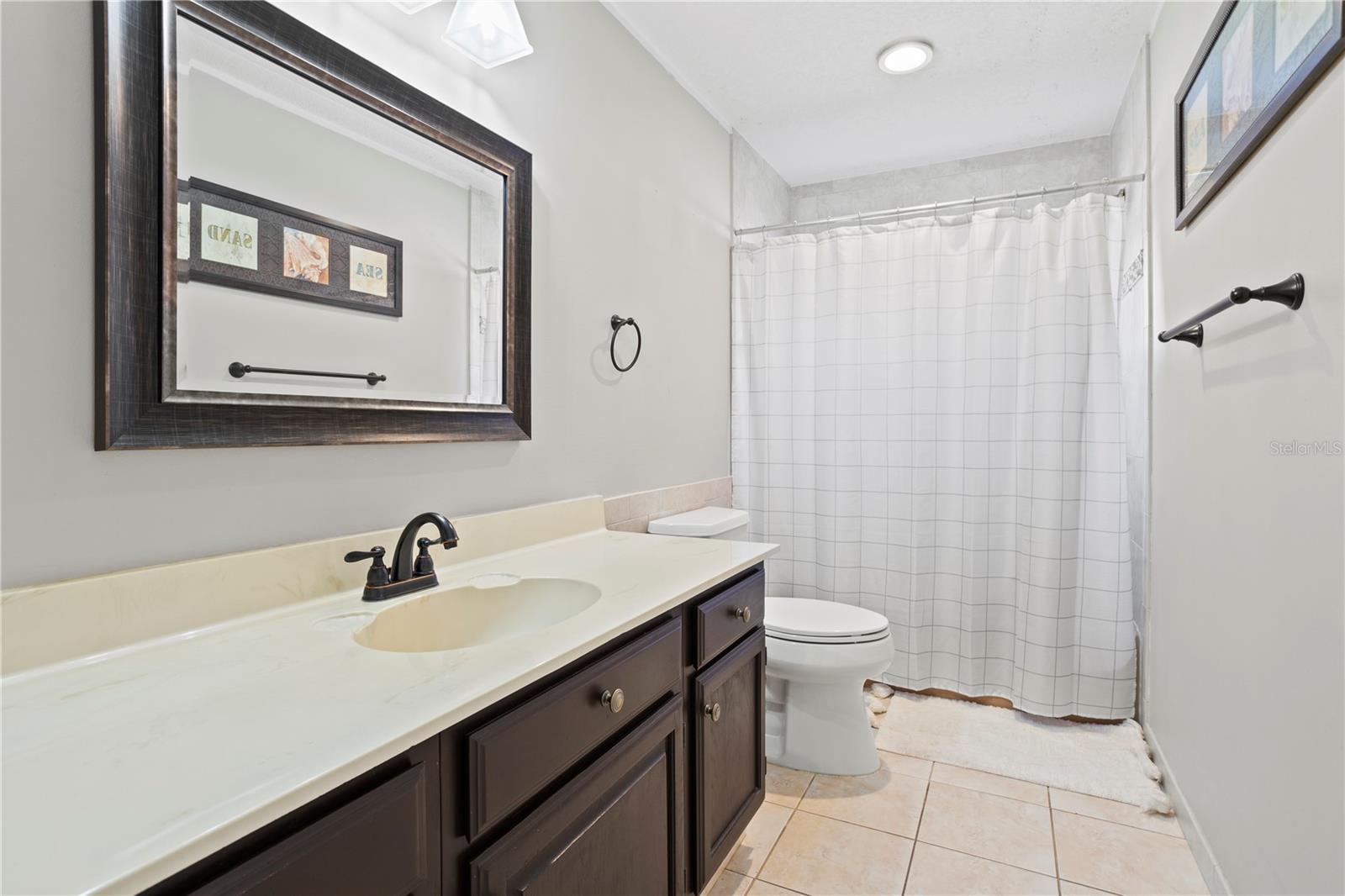 Image 25 of 34 For 204 Teakwood Court