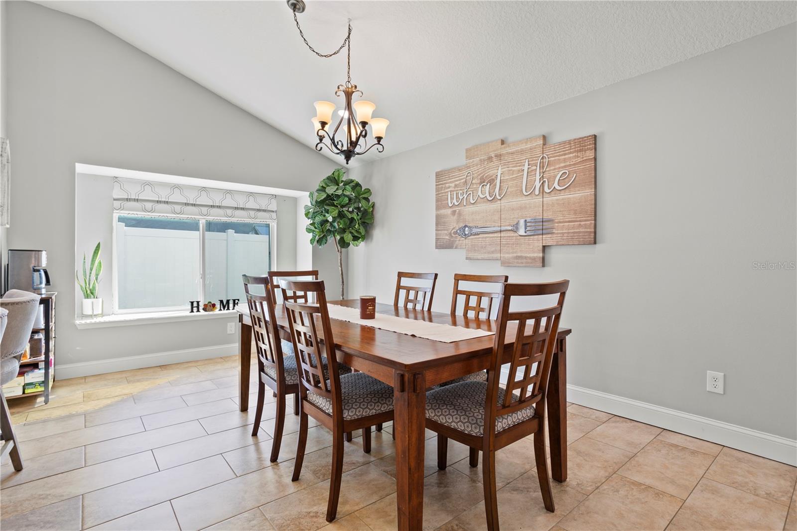 Image 9 of 34 For 204 Teakwood Court