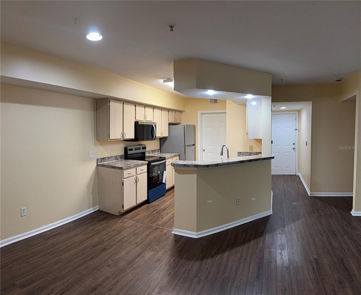 Image 6 of 32 For 738 Crest Pines Drive 718