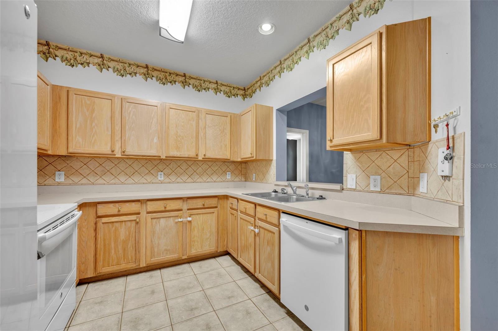 Image 9 of 24 For 4833 Cypress Woods Drive 4206