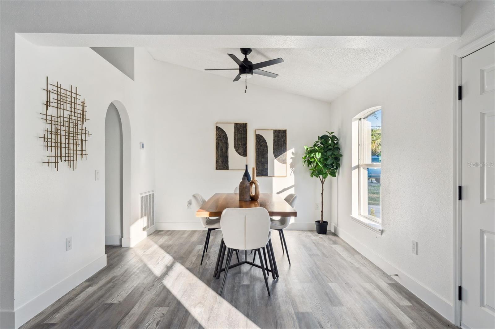 Image 10 of 21 For 6200 Edison Street