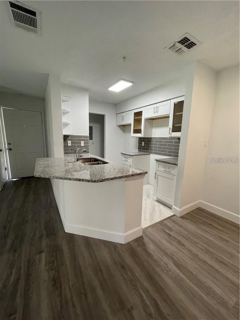 Image 6 of 13 For 232 Afton Square 112