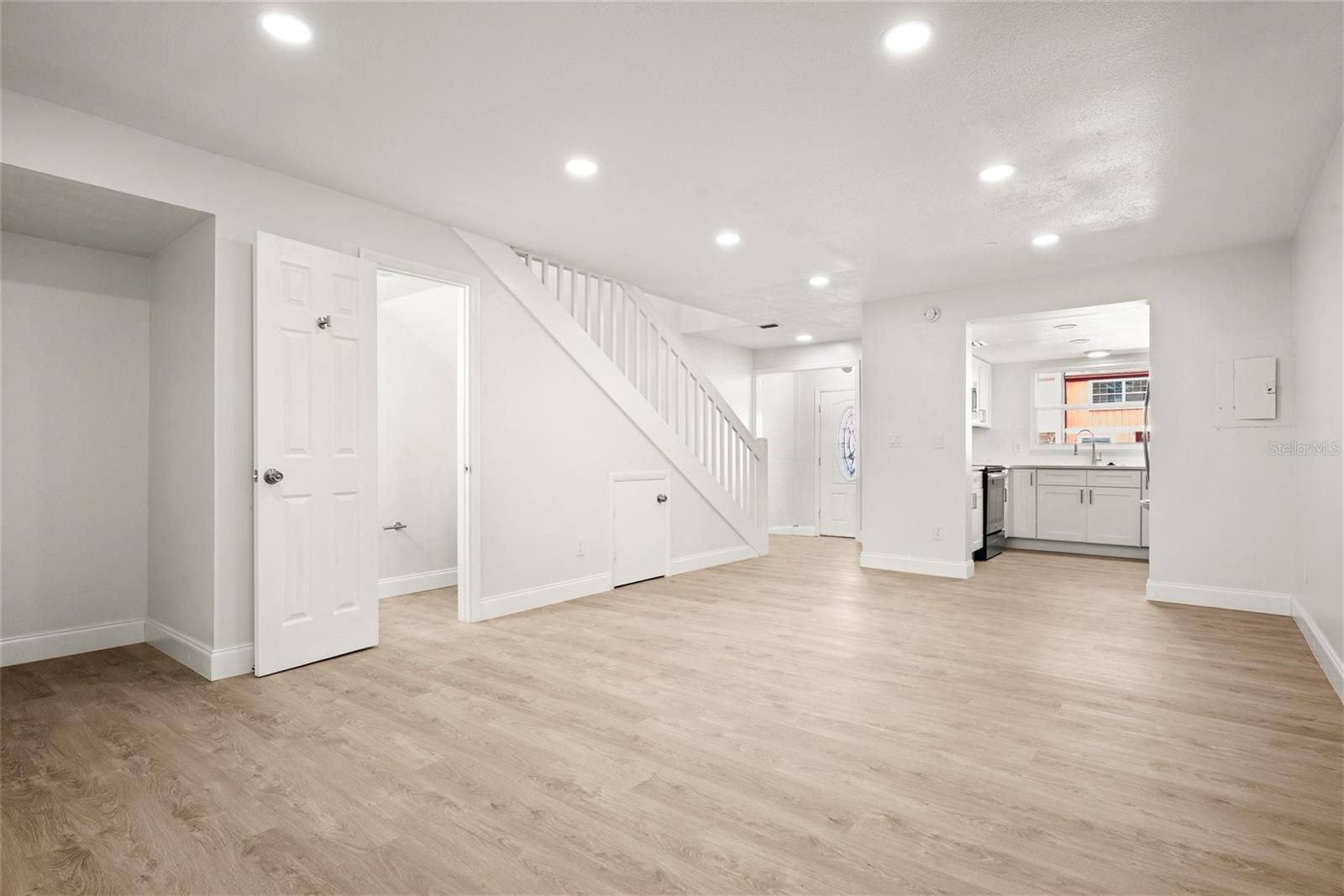 Image 5 of 25 For 3150 Pines Drive 84