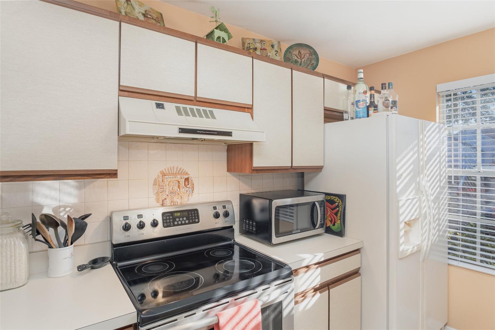 Image 11 of 30 For 150 Edgewater Circle