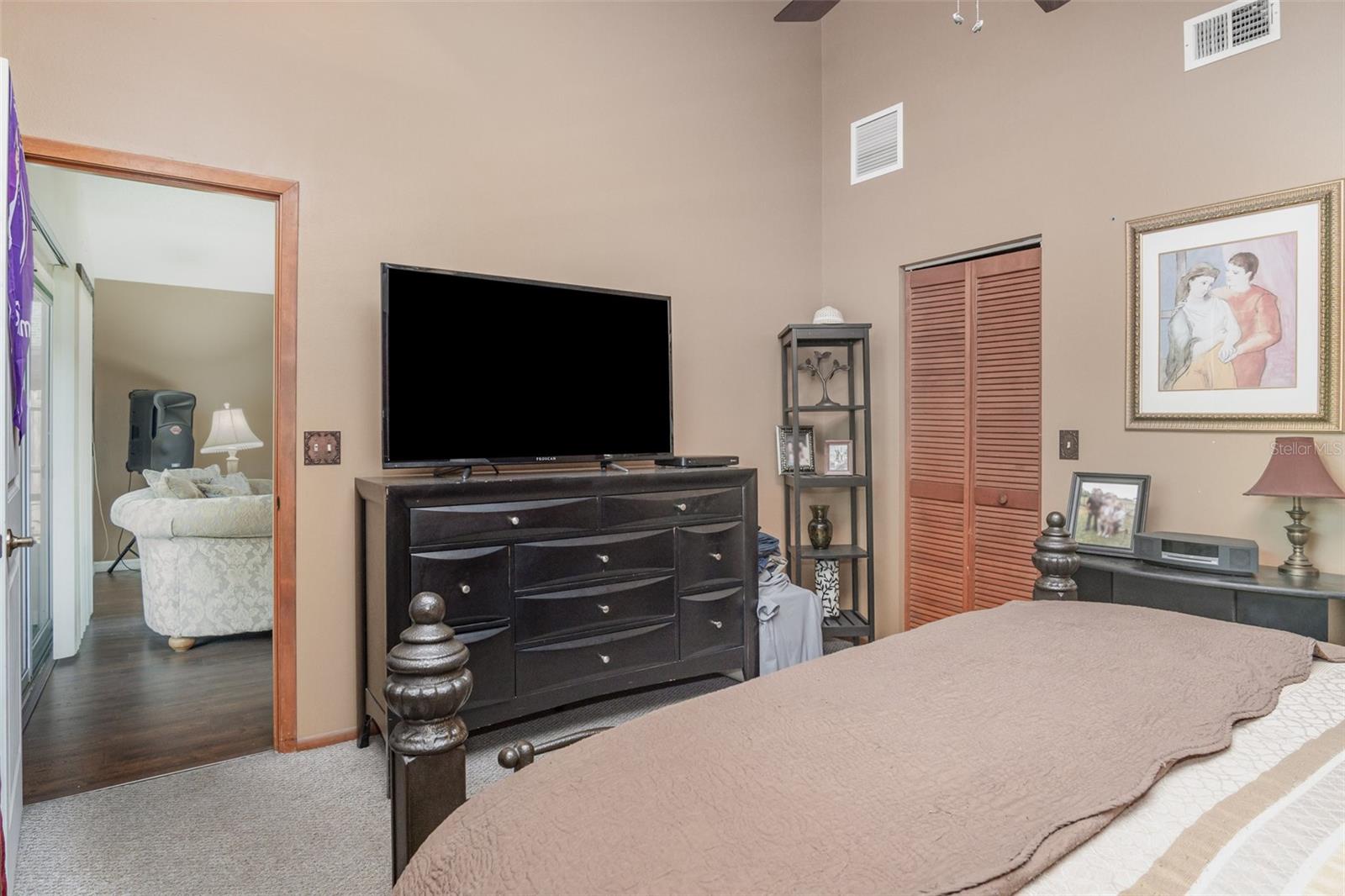 Image 16 of 30 For 150 Edgewater Circle