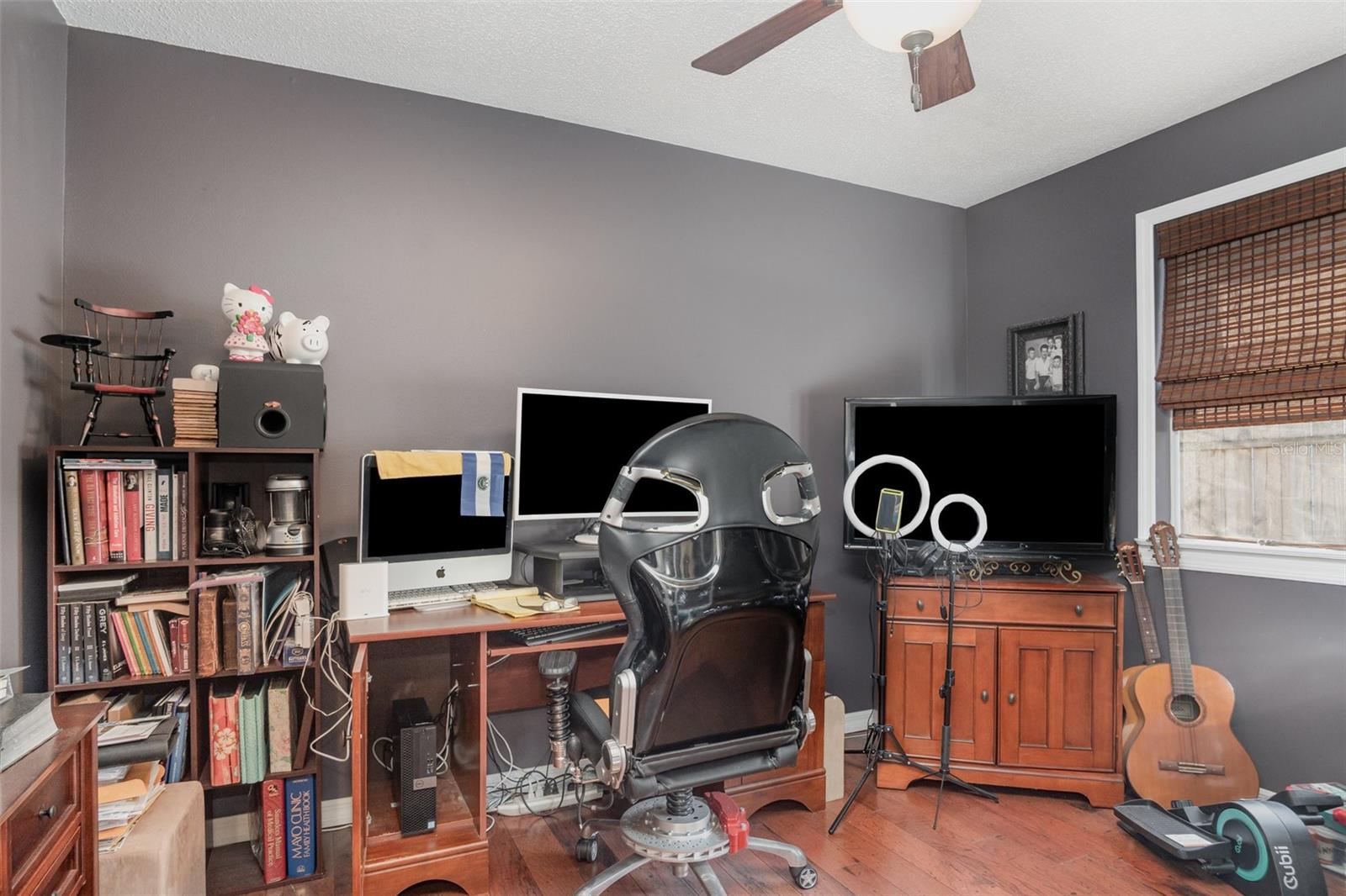 Image 21 of 30 For 150 Edgewater Circle