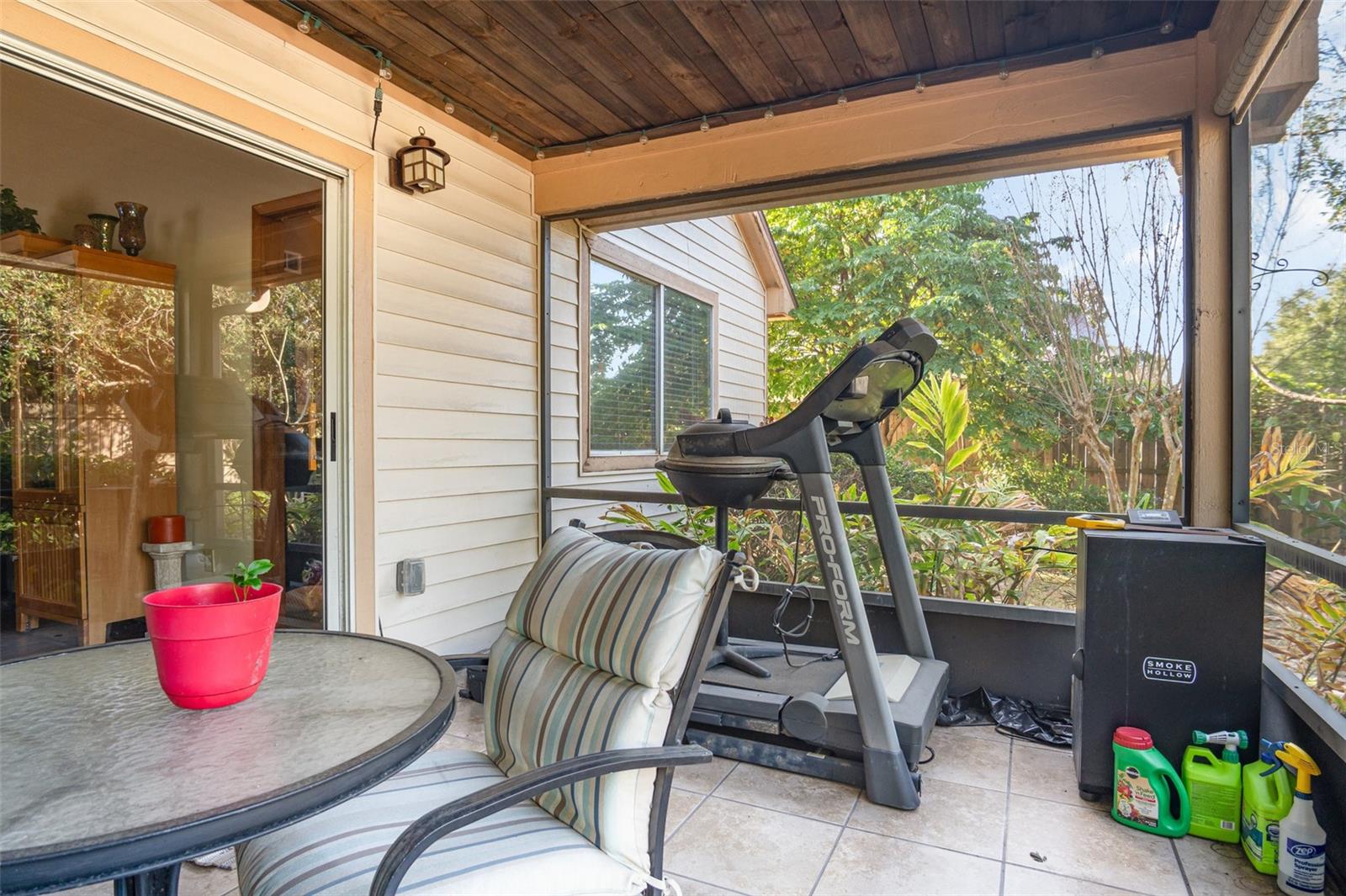 Image 24 of 30 For 150 Edgewater Circle