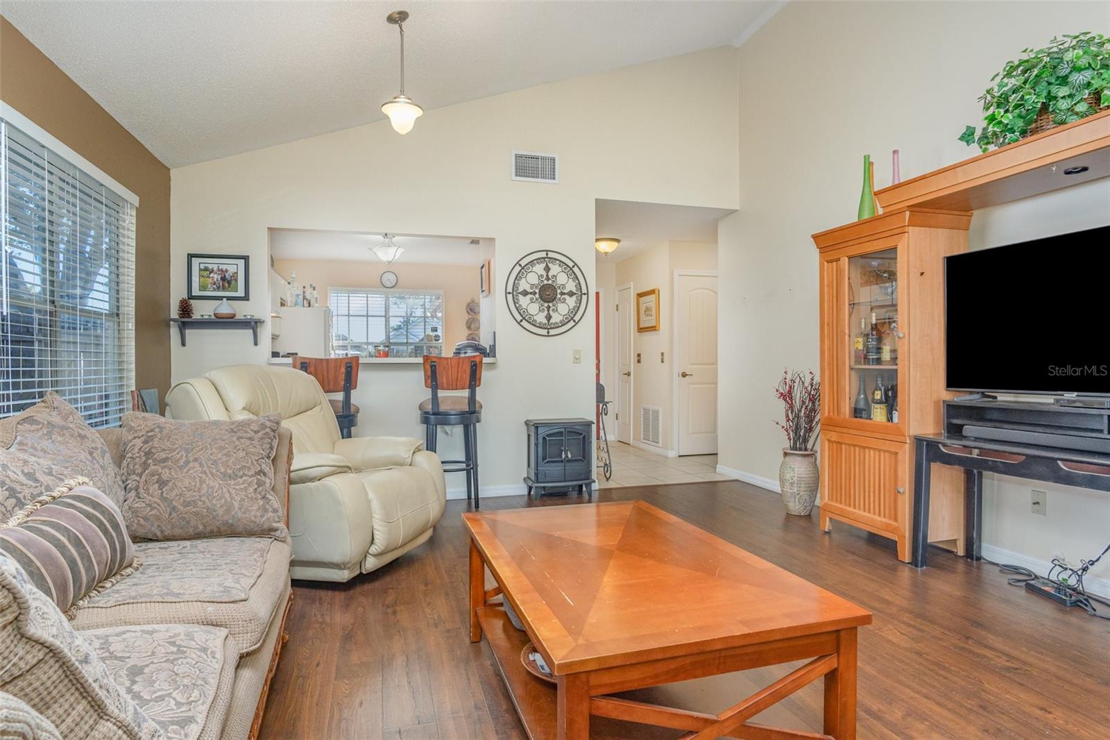 Image 6 of 30 For 150 Edgewater Circle