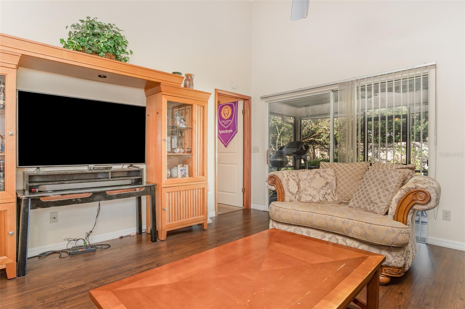 Image 8 of 30 For 150 Edgewater Circle