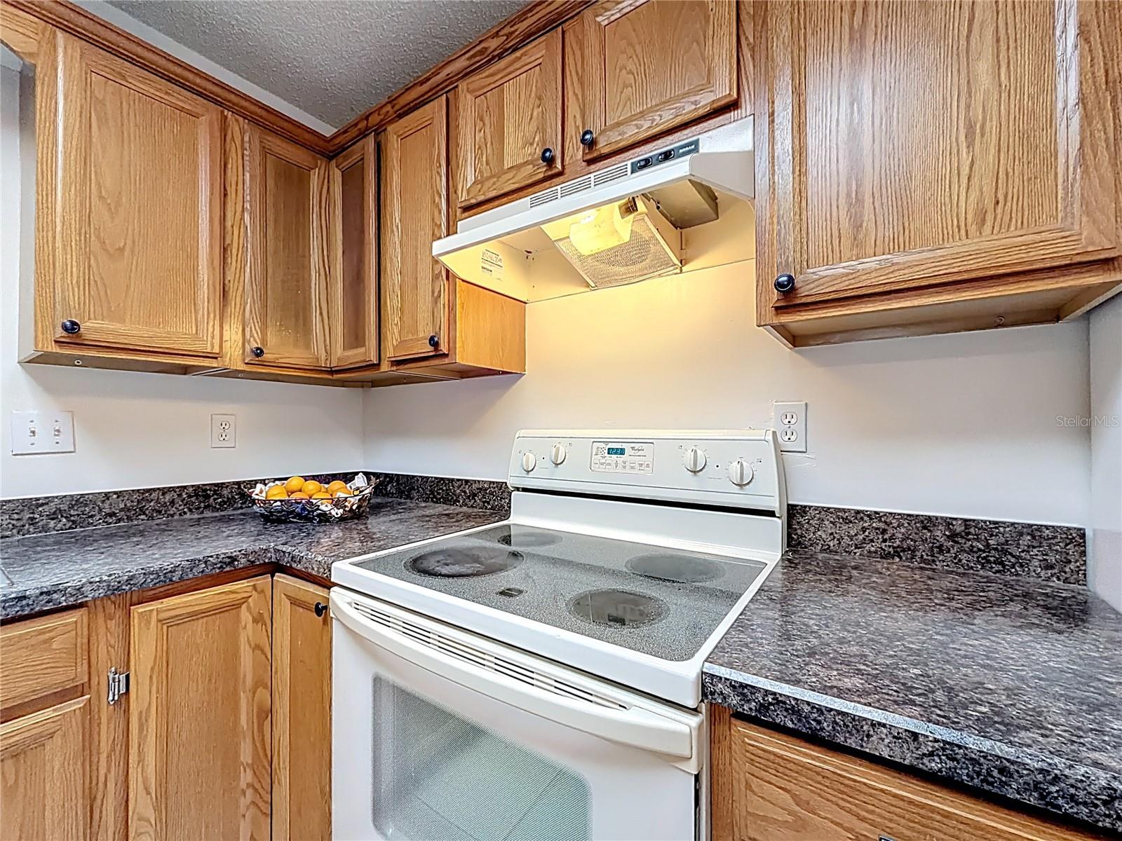 Listing photo id 18 for 6359 Lewdingar Drive