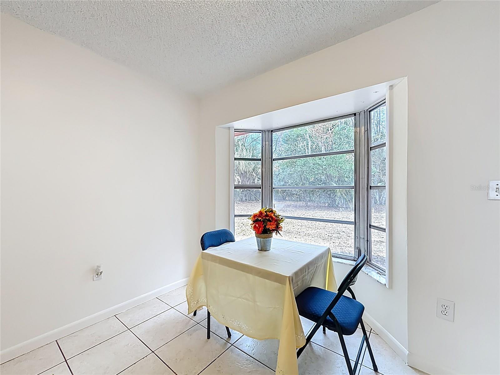 Listing photo id 20 for 6359 Lewdingar Drive