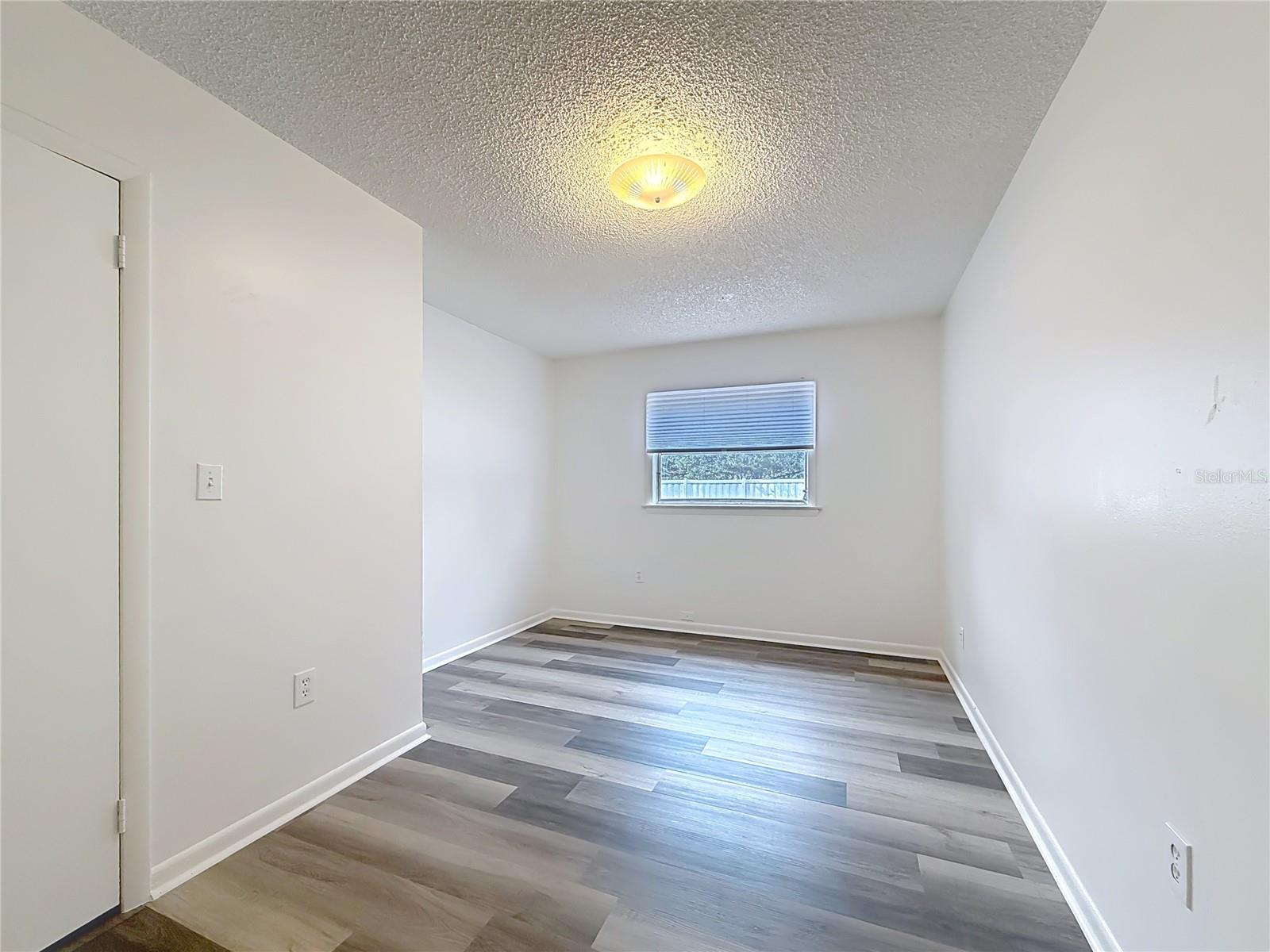 Listing photo id 21 for 6359 Lewdingar Drive