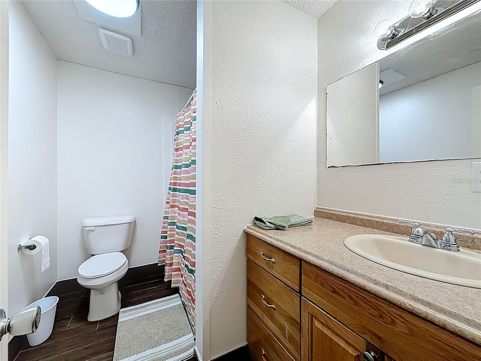 Listing photo id 23 for 6359 Lewdingar Drive