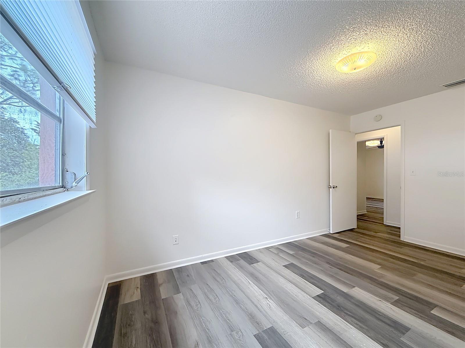 Listing photo id 25 for 6359 Lewdingar Drive