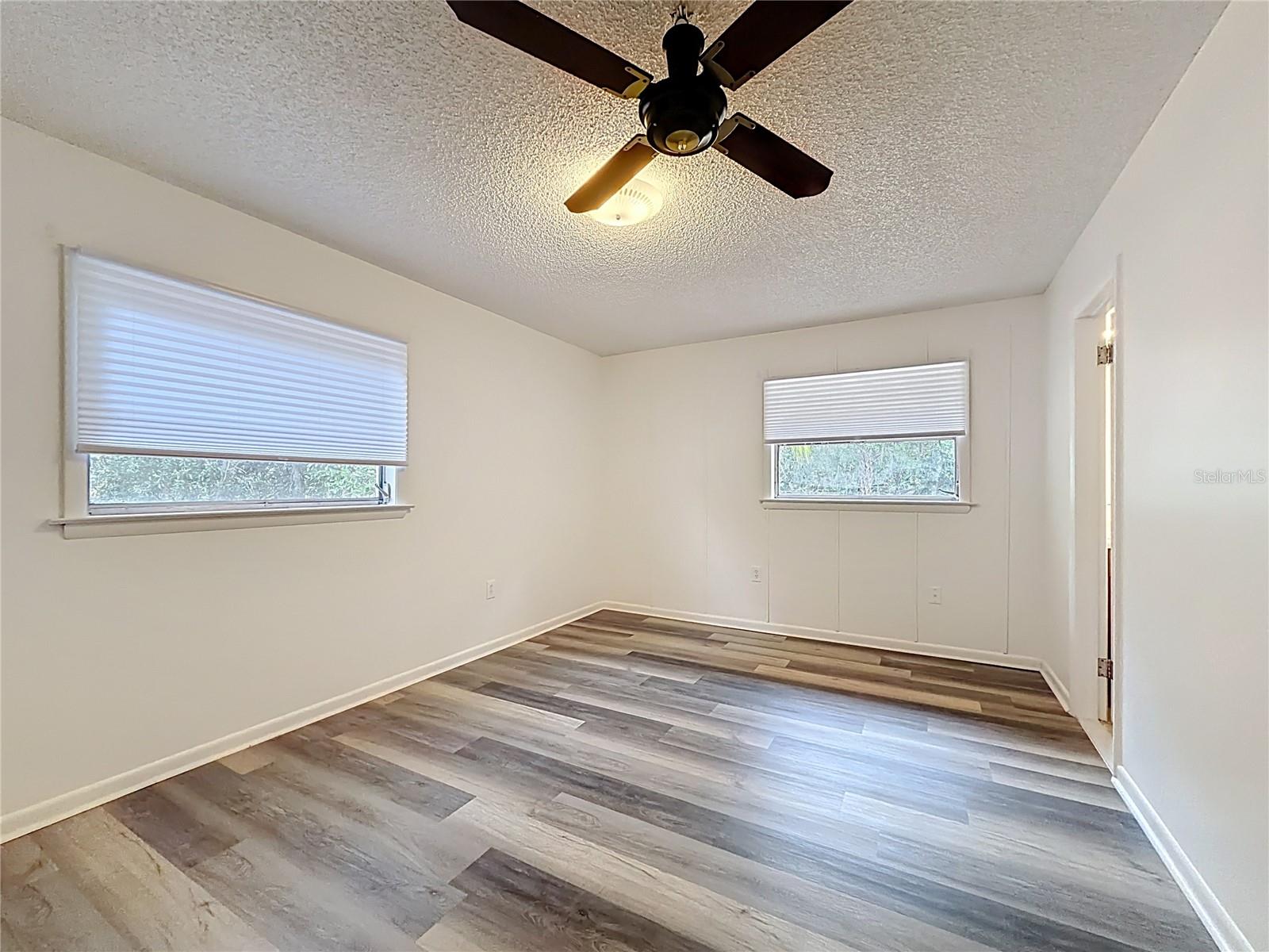 Listing photo id 26 for 6359 Lewdingar Drive