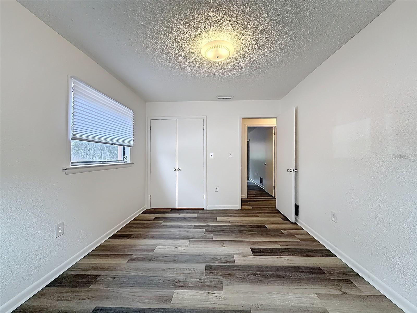 Listing photo id 31 for 6359 Lewdingar Drive