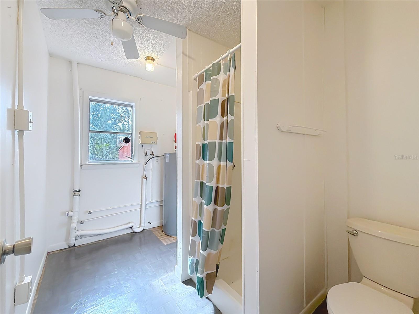 Listing photo id 34 for 6359 Lewdingar Drive