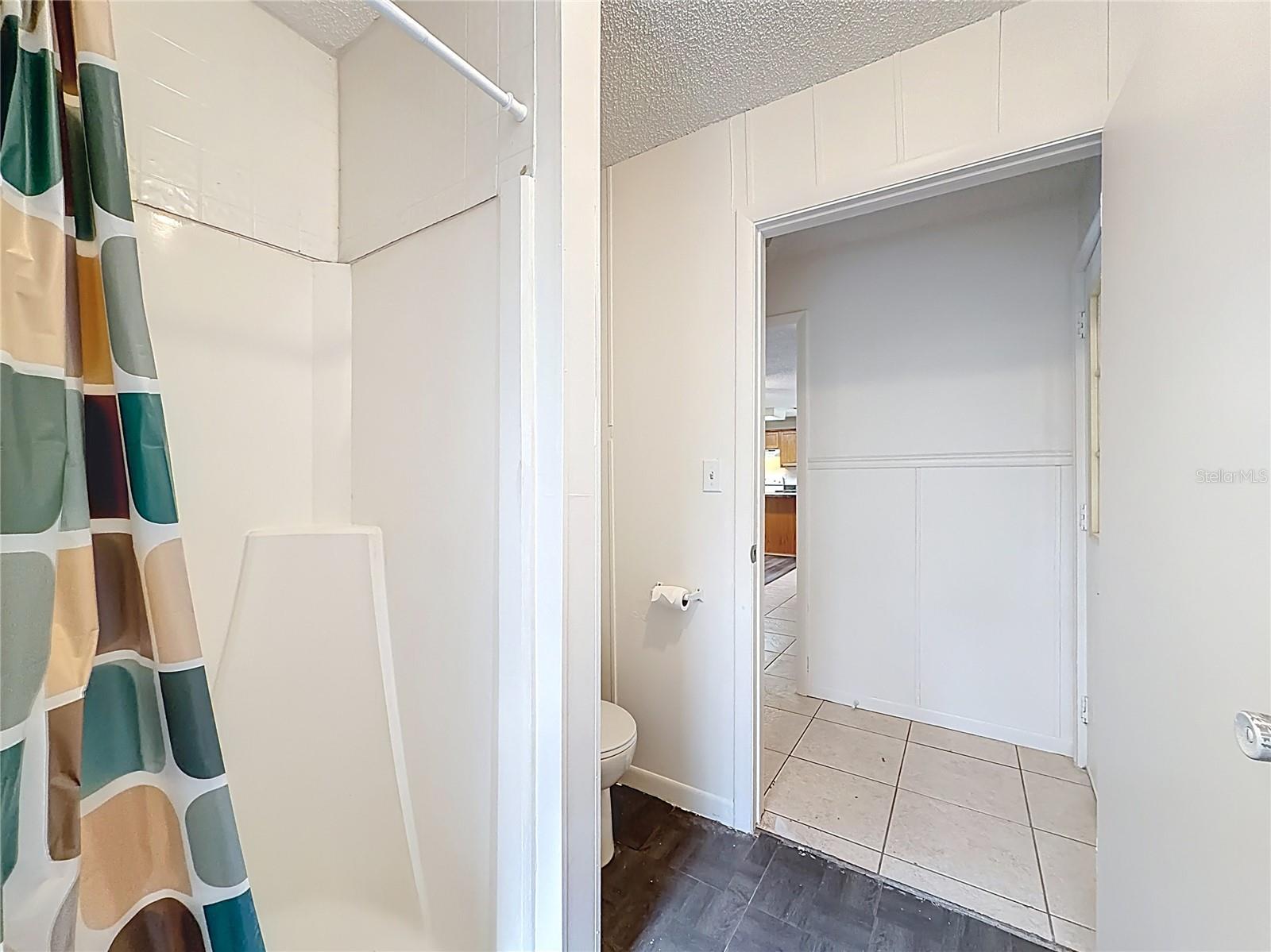 Listing photo id 35 for 6359 Lewdingar Drive