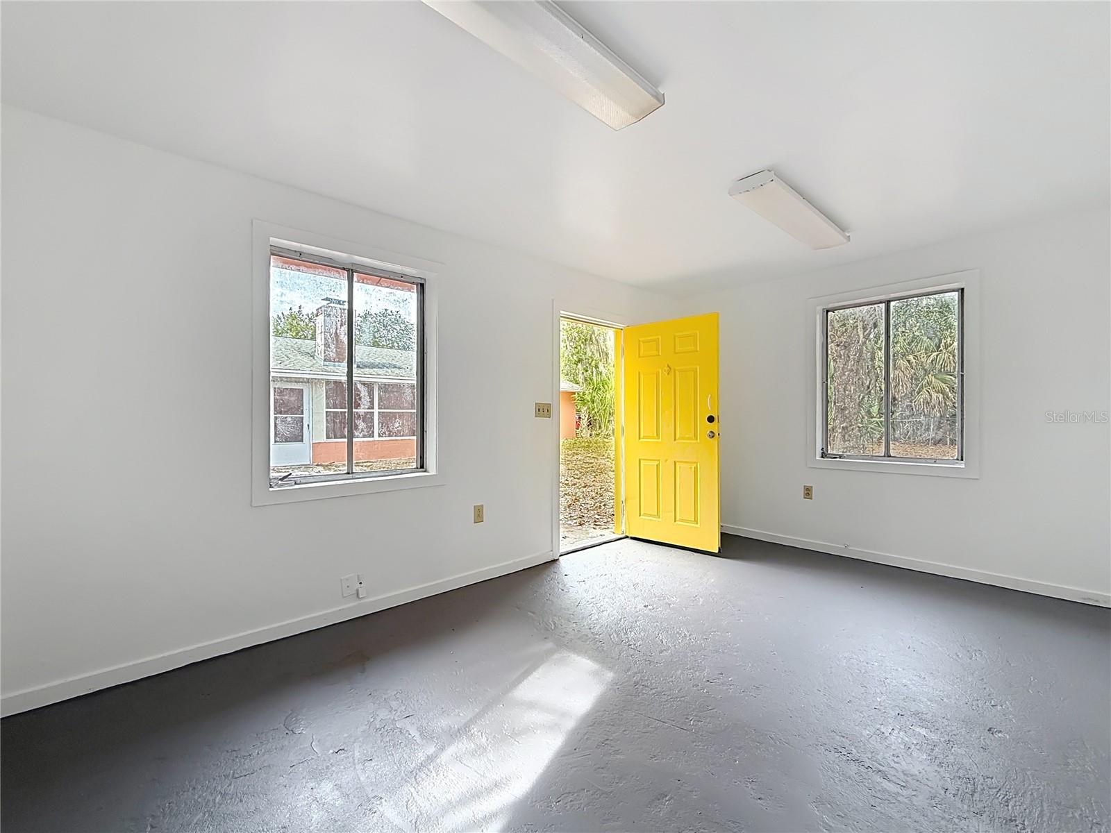 Listing photo id 44 for 6359 Lewdingar Drive