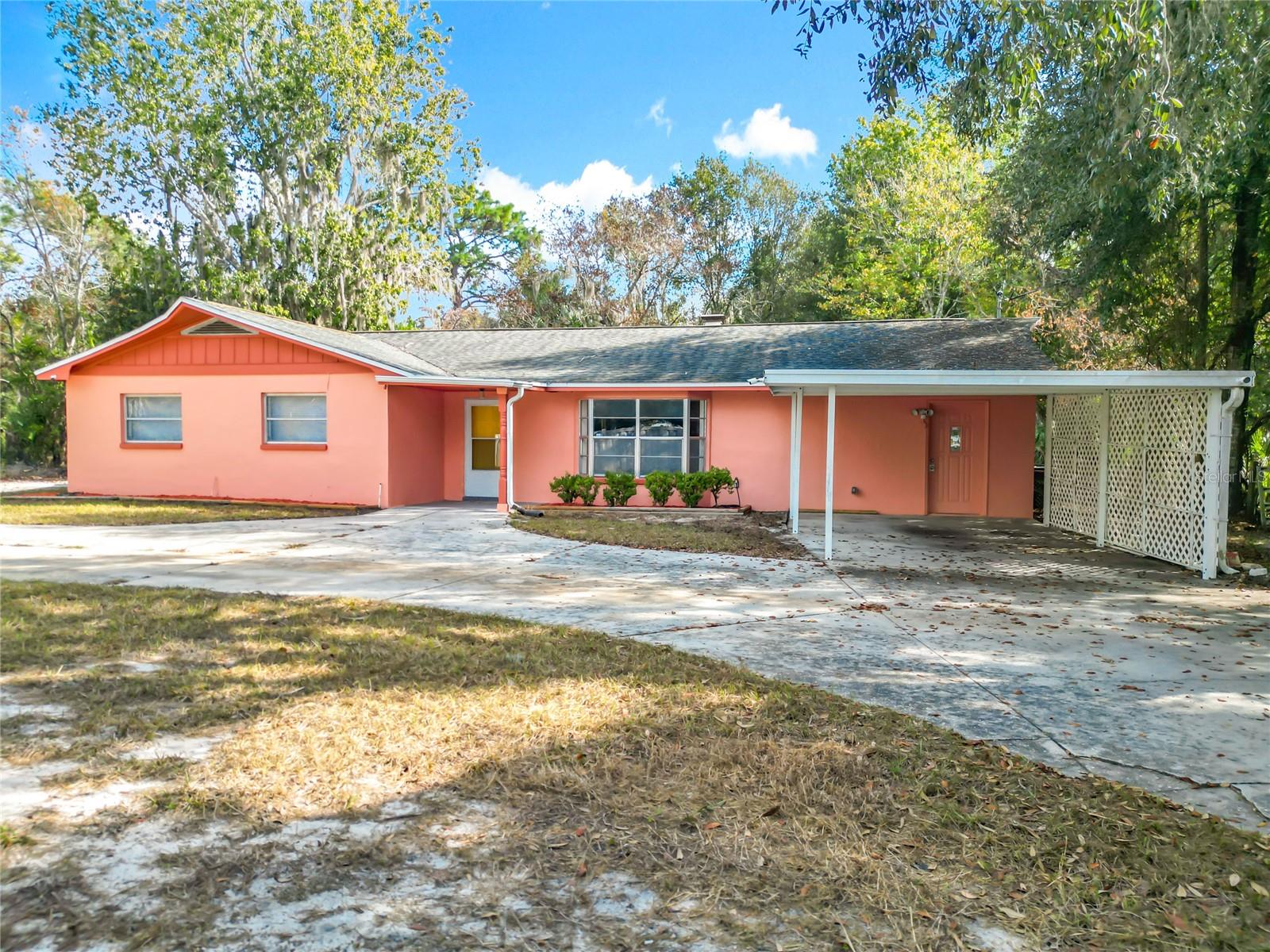 Listing photo id 4 for 6359 Lewdingar Drive