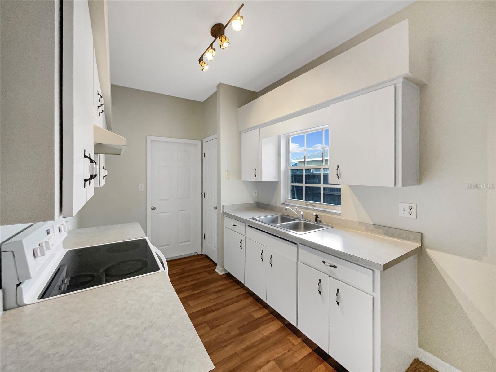 Image 11 of 21 For 920 Forrest Drive