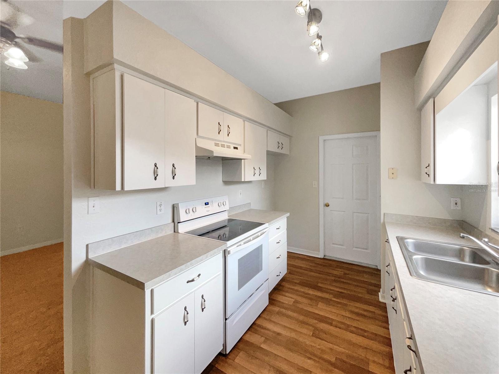 Image 2 of 21 For 920 Forrest Drive