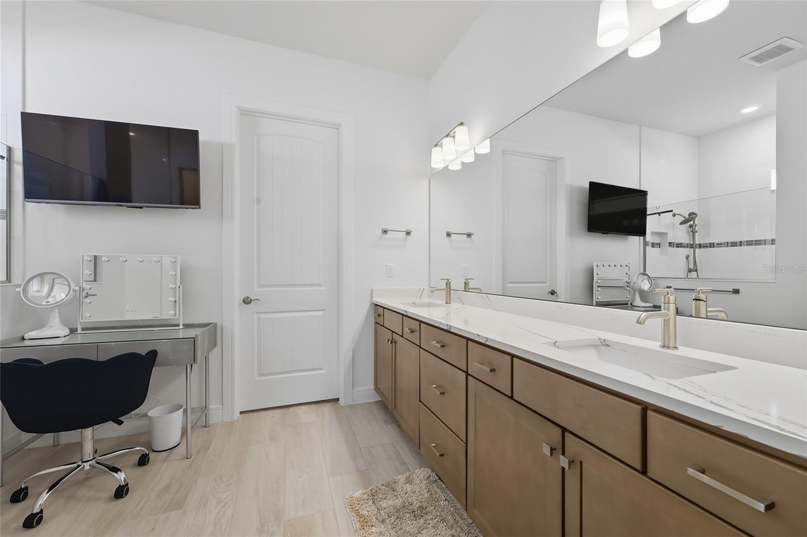 Image 44 of 58 For 13726 Tybee Beach Lane