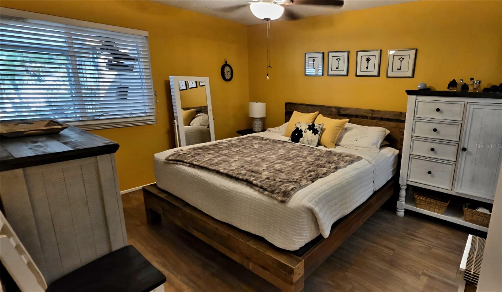 Image 16 of 30 For 667 Golden Sunshine Circle