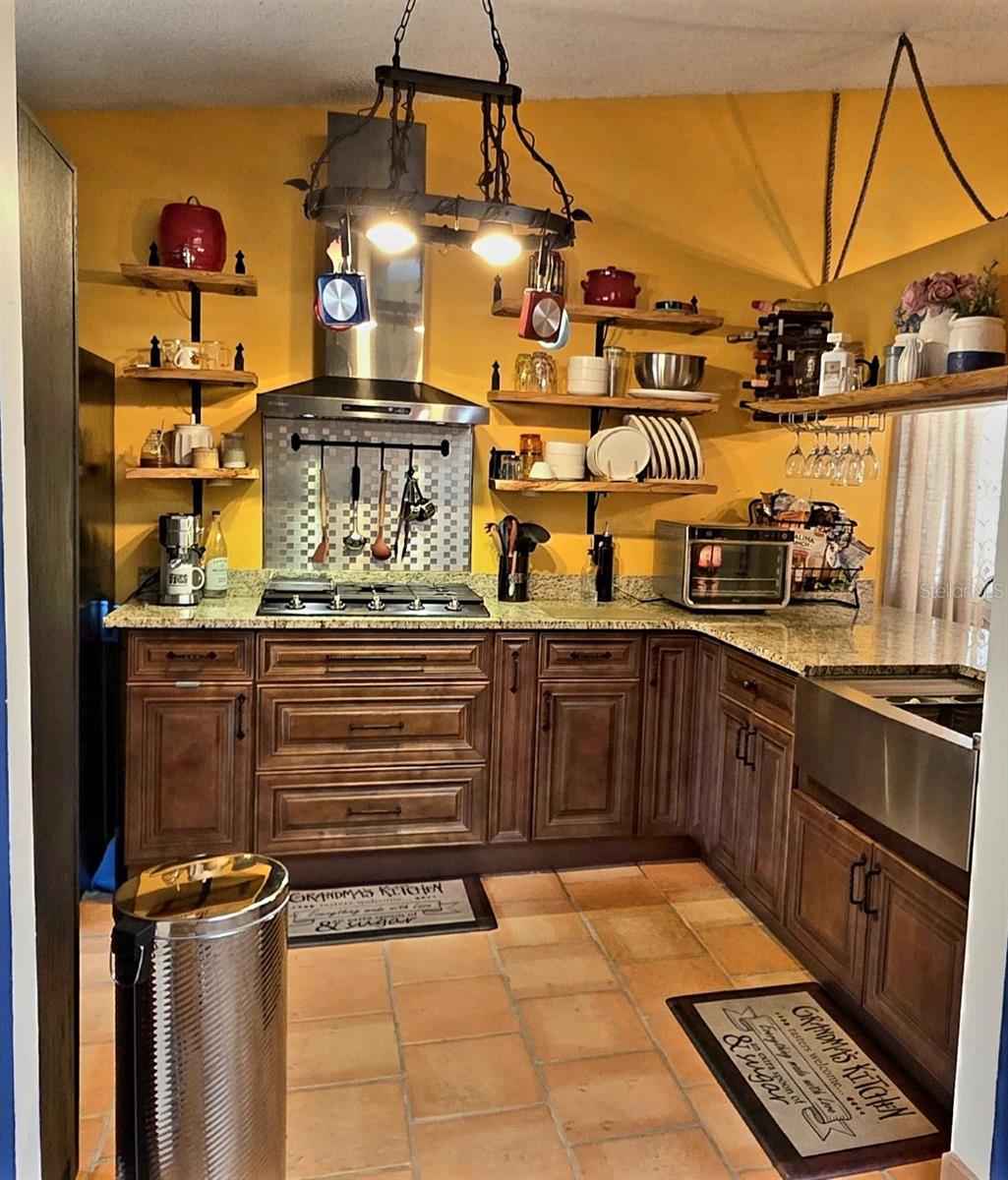 Image 7 of 30 For 667 Golden Sunshine Circle