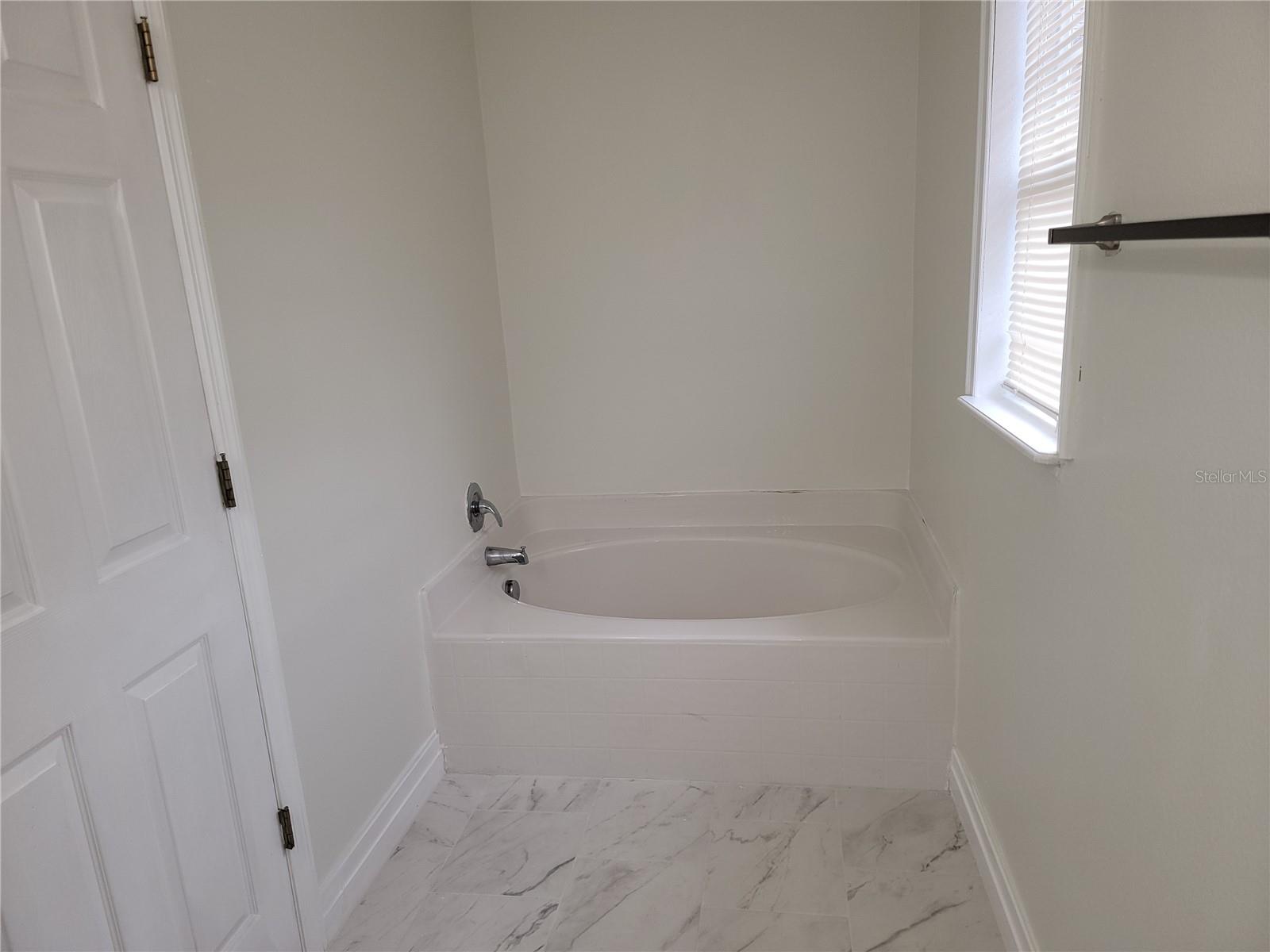 Image 16 of 19 For 358 Fairfield Drive