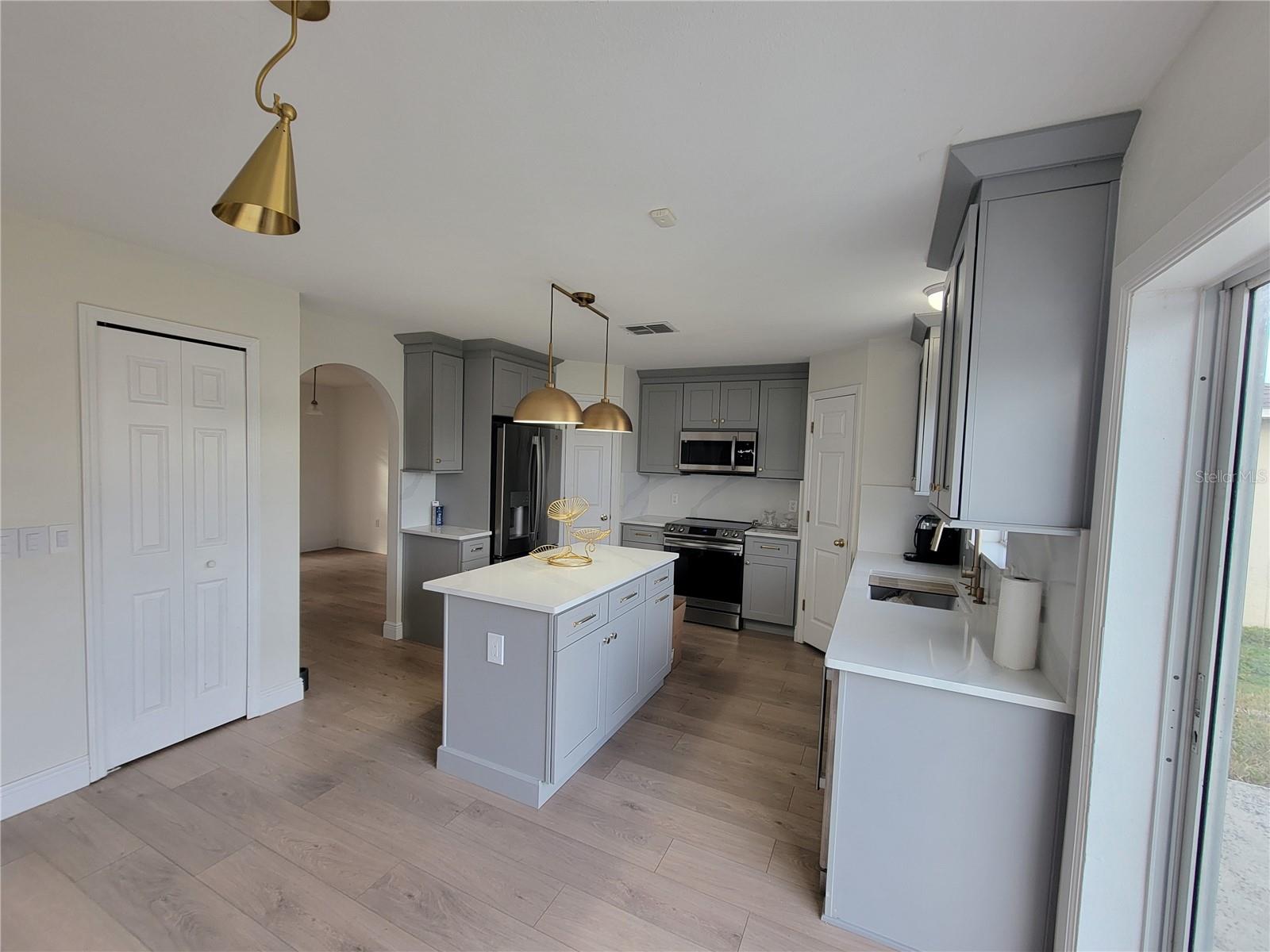 Image 8 of 19 For 358 Fairfield Drive