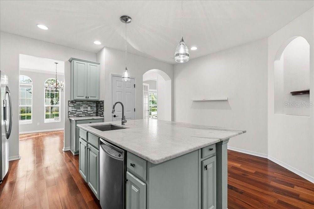 Image 12 of 46 For 352 Old Alemany Place