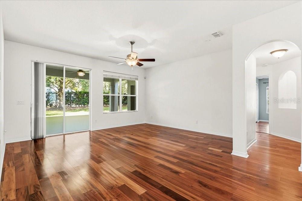 Image 15 of 46 For 352 Old Alemany Place