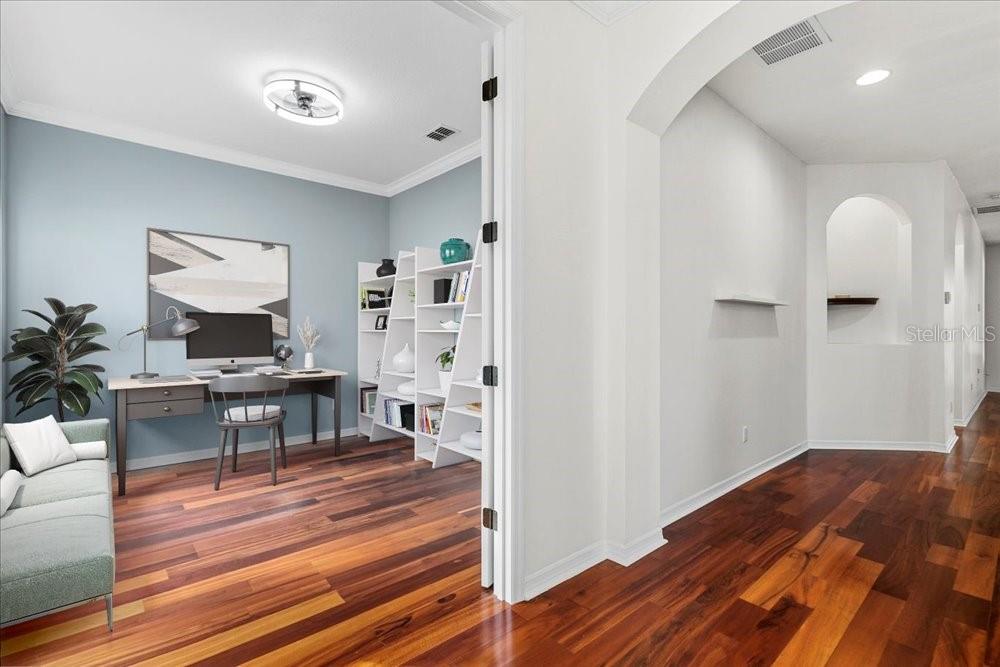 Image 18 of 46 For 352 Old Alemany Place