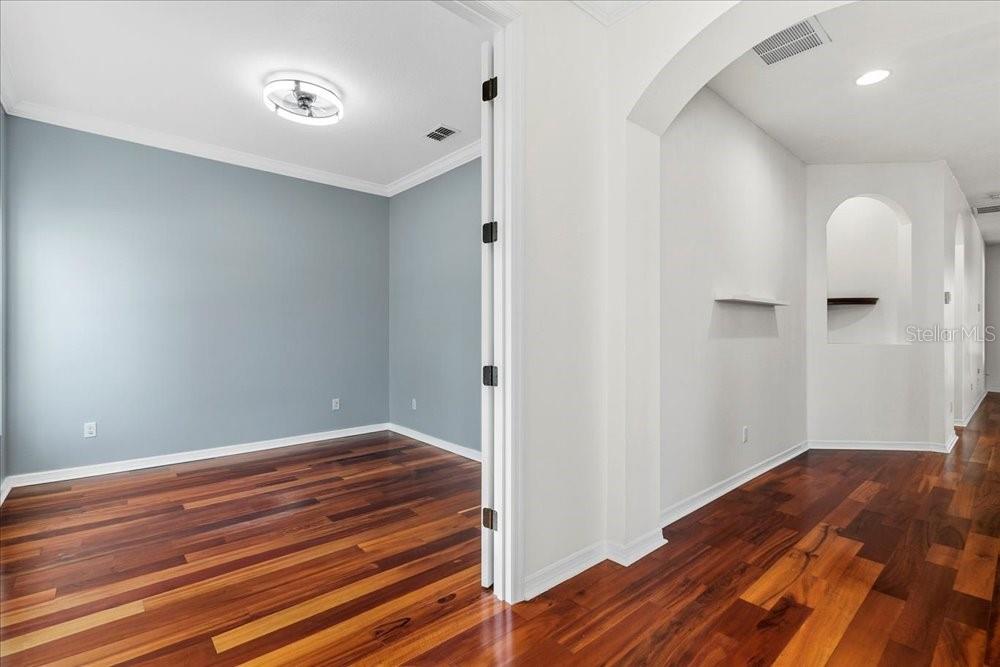 Image 19 of 46 For 352 Old Alemany Place